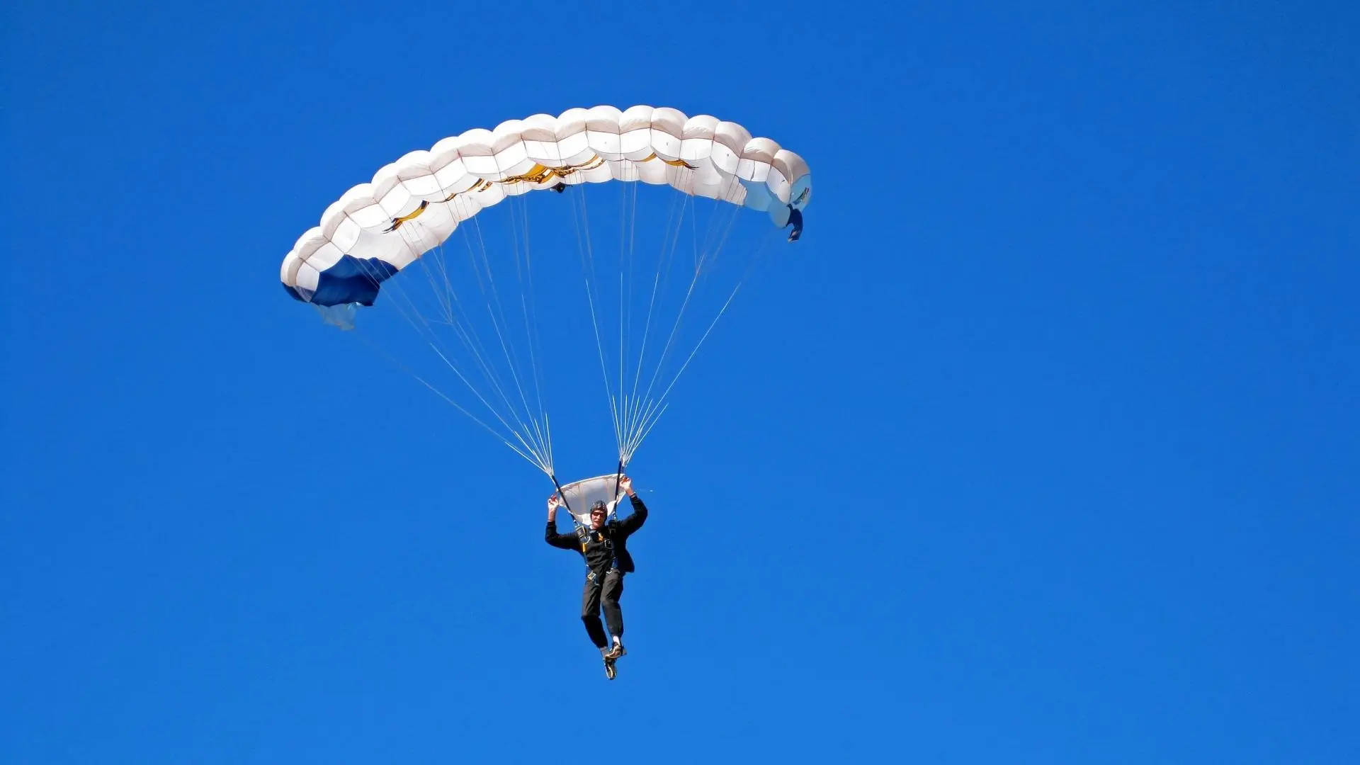 阿根廷2-0战胜日本，小组赛全胜，阿根廷队赢了