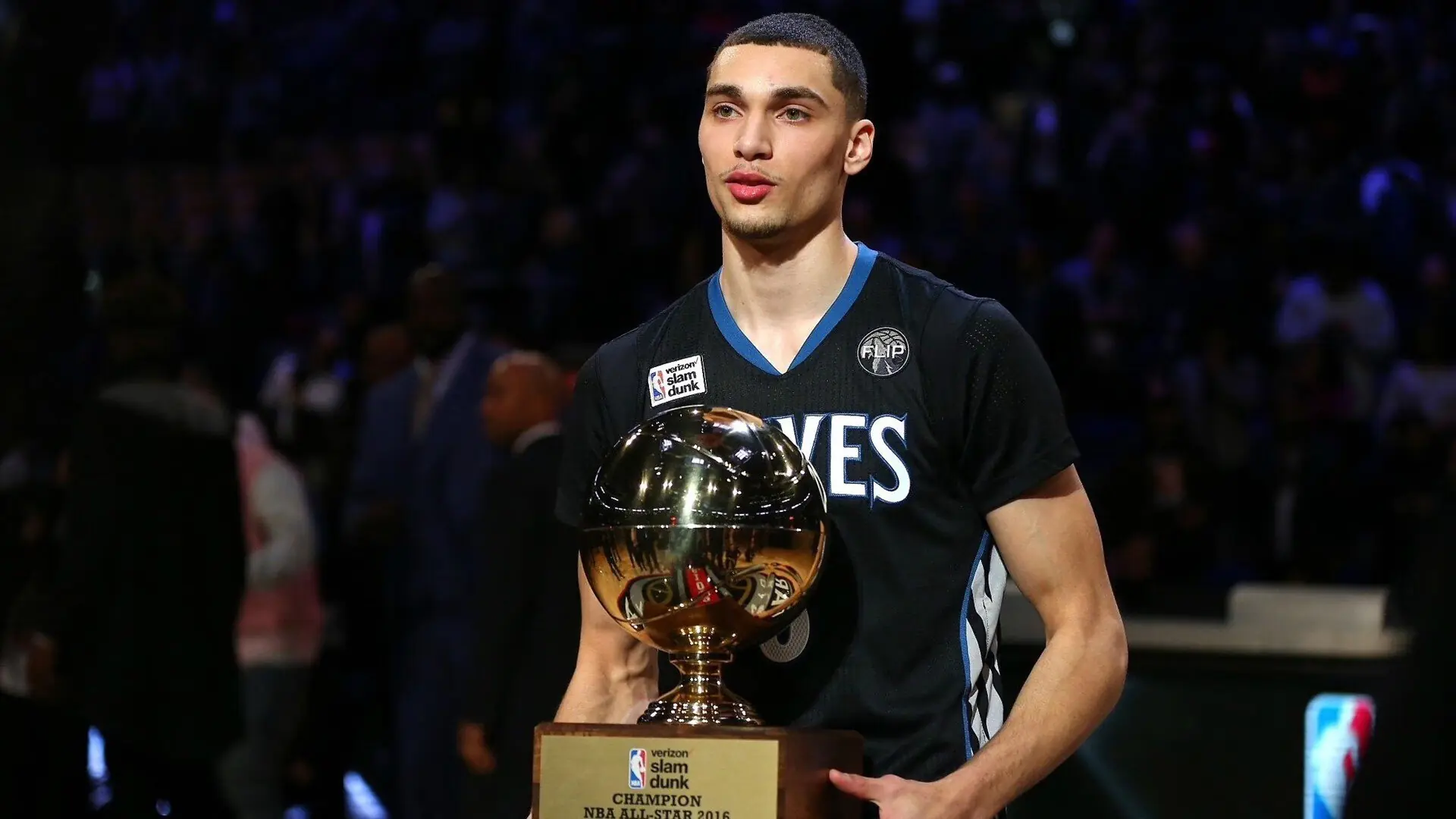 赛场“花式”进球大赏：欧冠最美瞬间集锦，欧冠十大进球视频